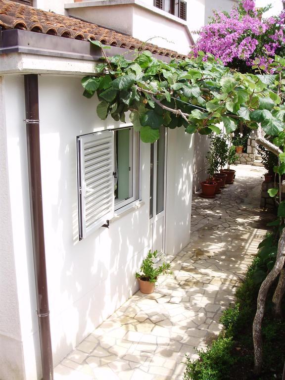 Apartments Mara Mali Lošinj Quarto foto